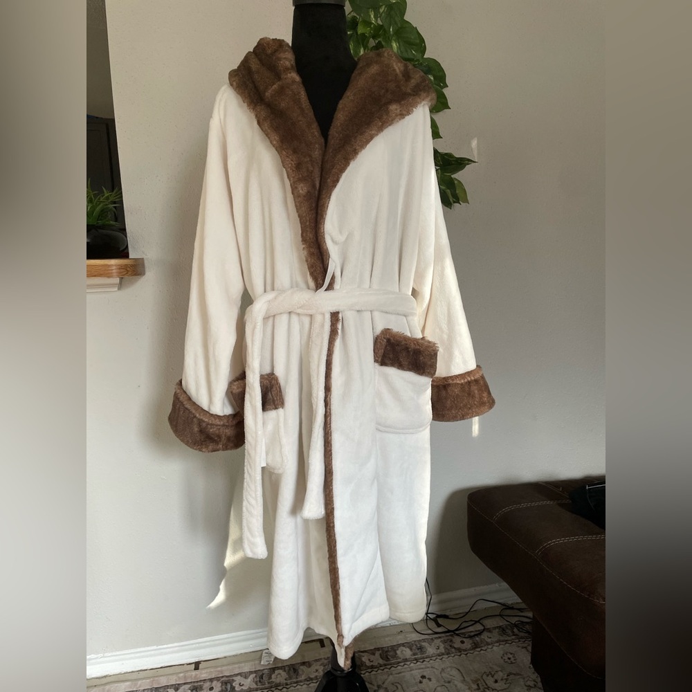 Luxury Robe Women’s Bathrobe S/M Ultra Soft | Elegance and Winter Comfort - Picture 2 of 12